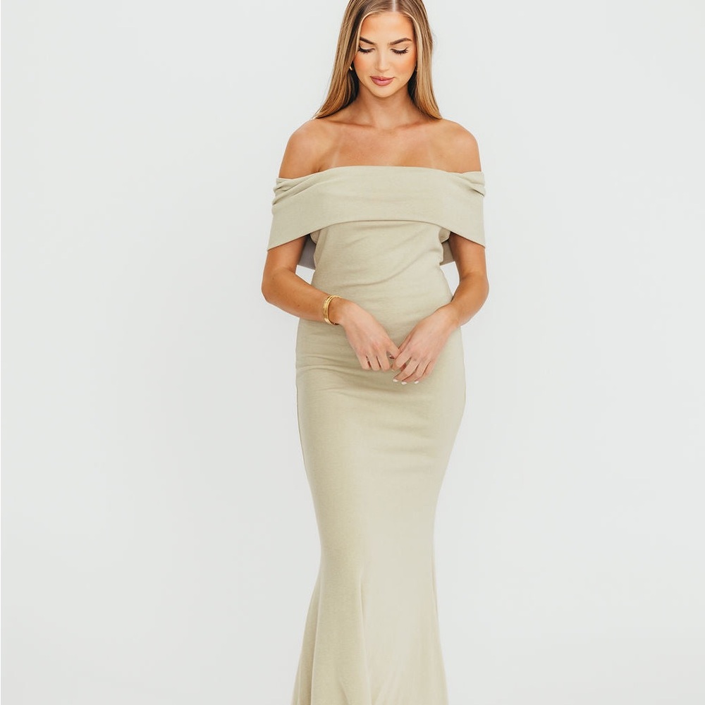 NWT Worth Collective Monroe Off Shoulder Dress in Sage - bump friendly!